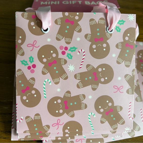 My Mind’s Eye Paper Goods Gingerbread Gift Bags - Set of 6 - Picture 3 of 4